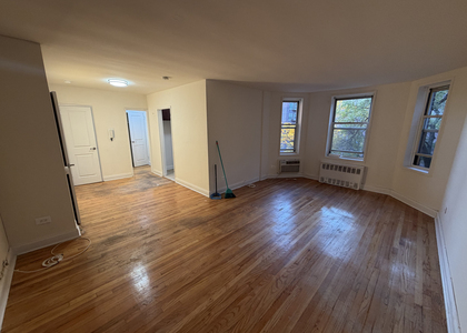 41-10 Bowne Street - Photo 1
