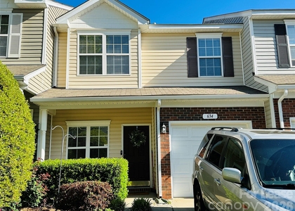 634 Fountain Court - Photo 1