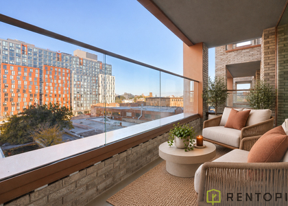 1060 Pacific St - Photo 1