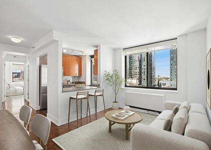 West 42nd Street - Photo 1