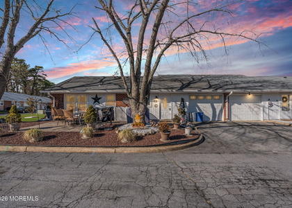 711d Dorchester Drive - Photo 1