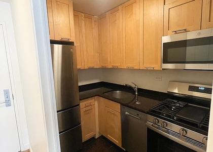 East 49 Street - Photo 1