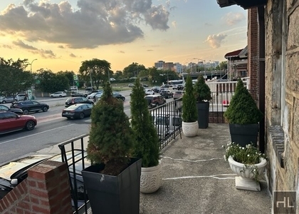 Woodhaven Boulevard - Photo 1