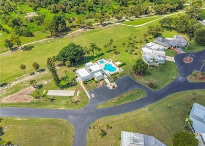 9 Regency Court - Photo 1