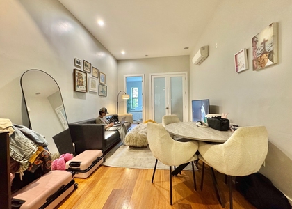 228 Kingsland Avenue - Photo 1