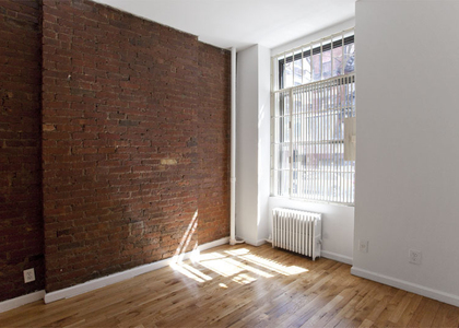 Jones & Bleecker  - Photo 1