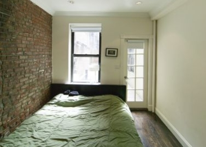 W 14th & 8th Ave - Photo 1