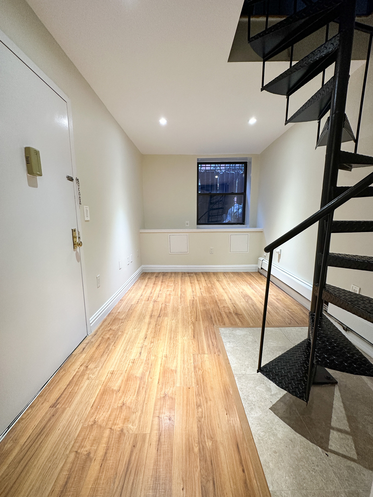 437 West 54th Street - Photo 10