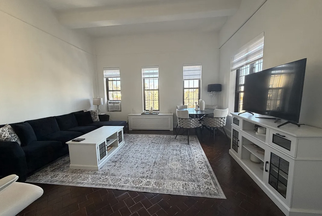 160 West 73rd Street - Photo 2
