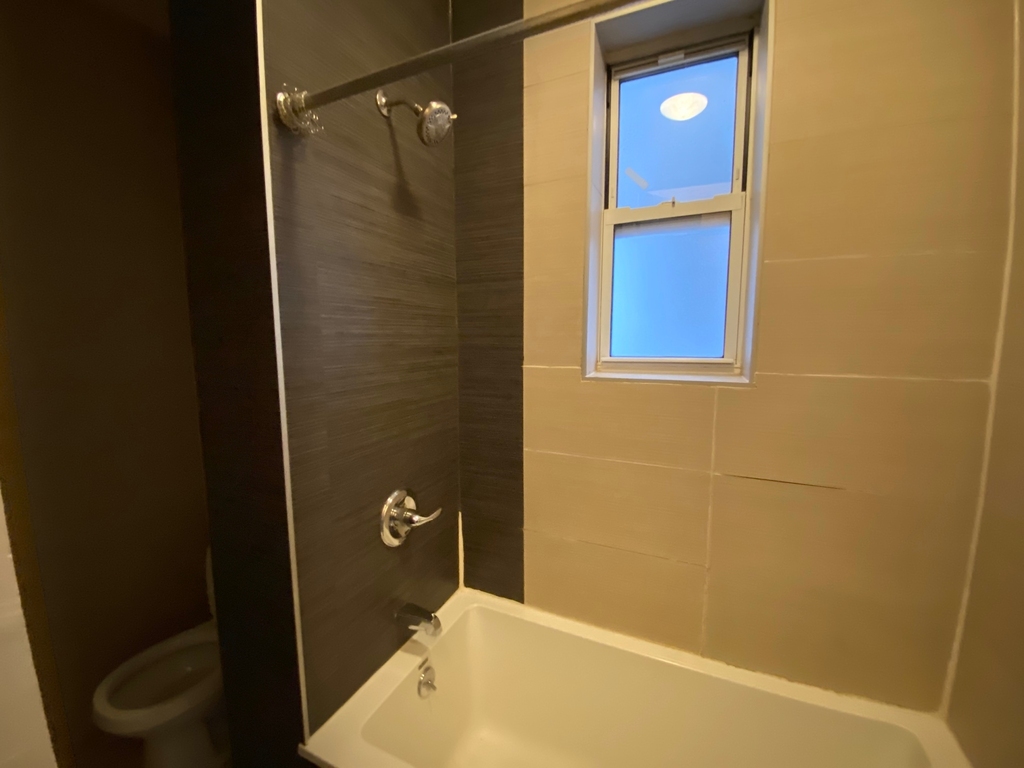 252 Stockholm Street - Photo 5