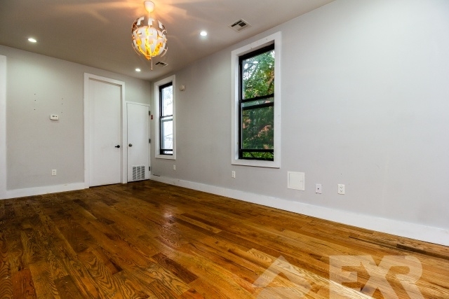 76 Havemeyer Street - Photo 4