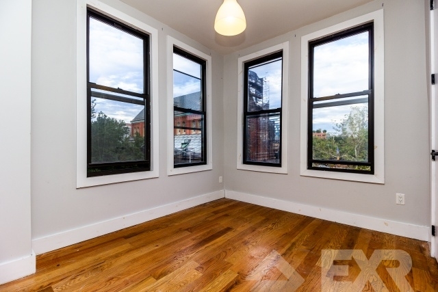 76 Havemeyer Street - Photo 2