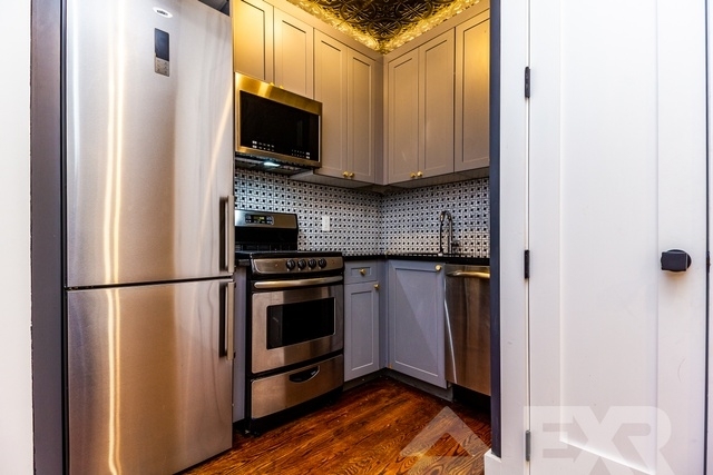 228 Manhattan Avenue - Photo 0