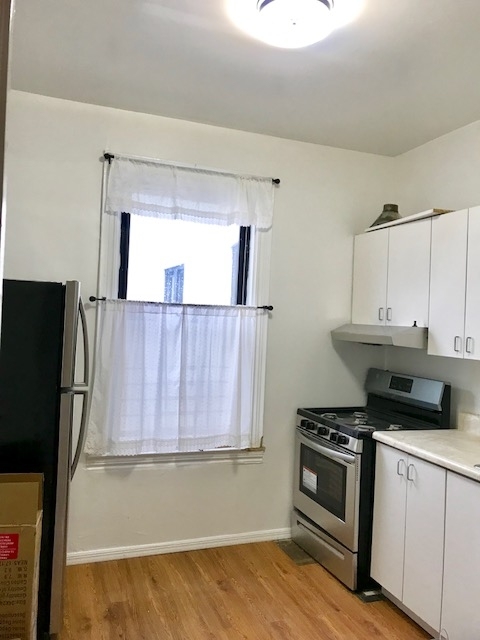 31-42 42nd Street Unit 3 - Photo 2