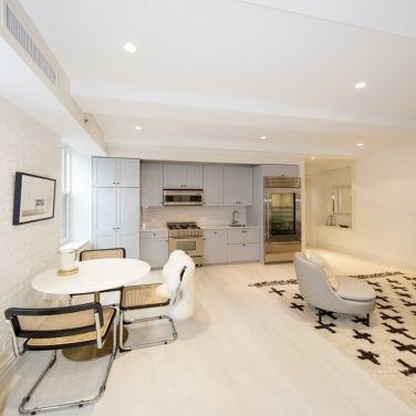 43 West 22 - Photo 2