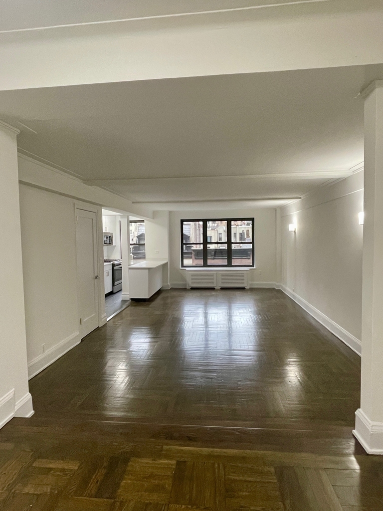East 38th St /Lexington Ave - Photo 1
