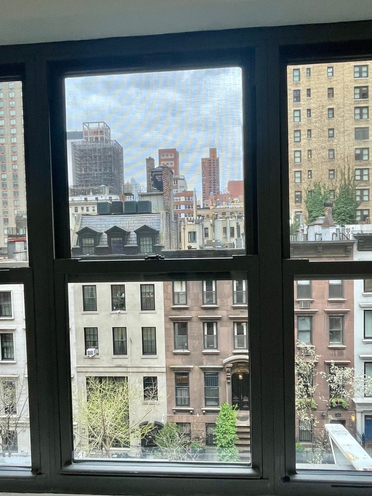 East 38th St /Lexington Ave - Photo 3