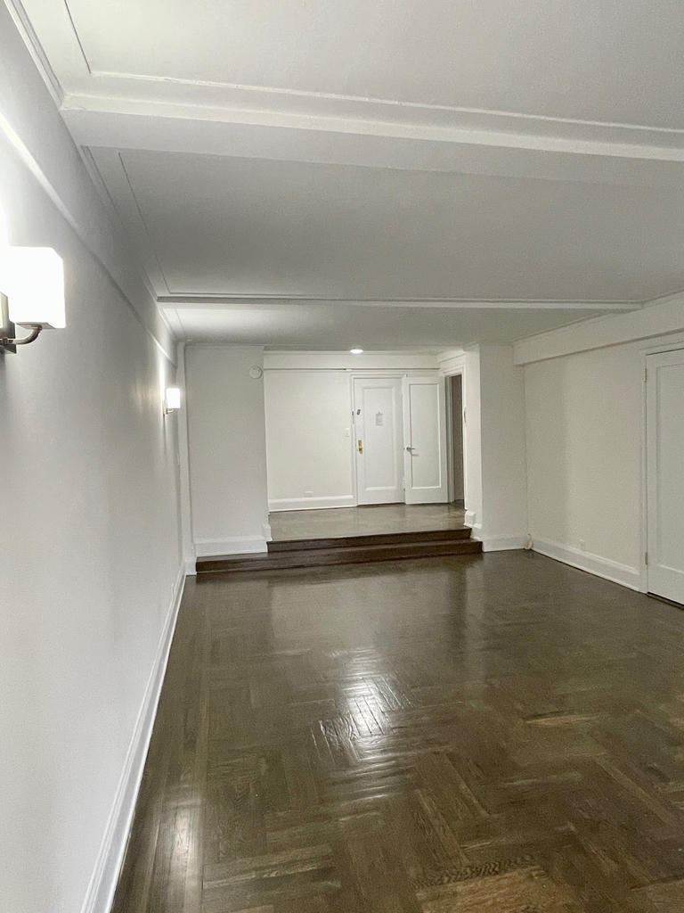 East 38th St /Lexington Ave - Photo 7