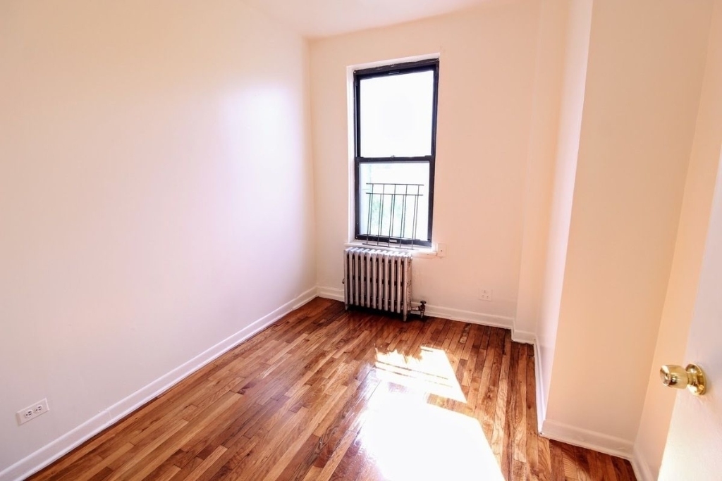 590 Franklin Avenue - Photo 9