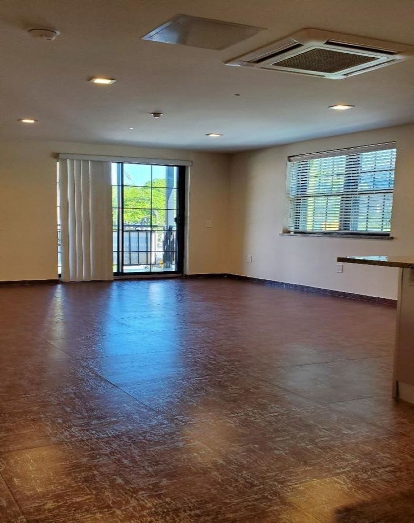 2503 23rd Street - Photo 2