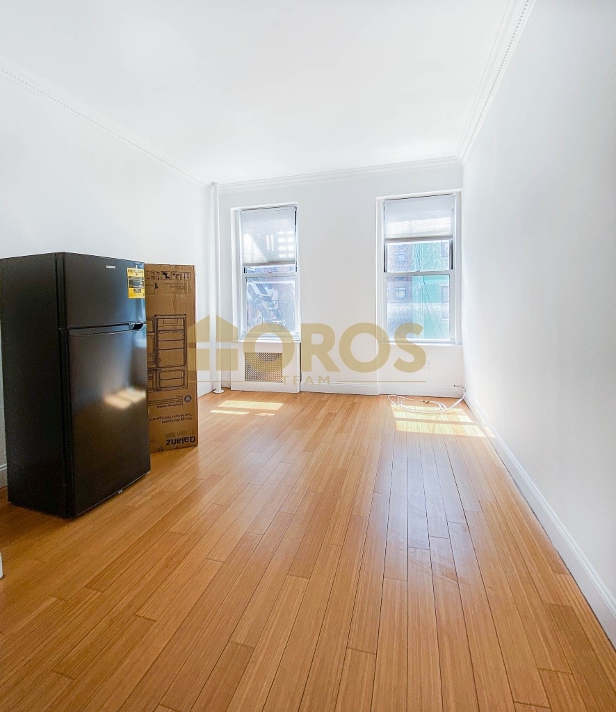 38 Grand St - Photo 0