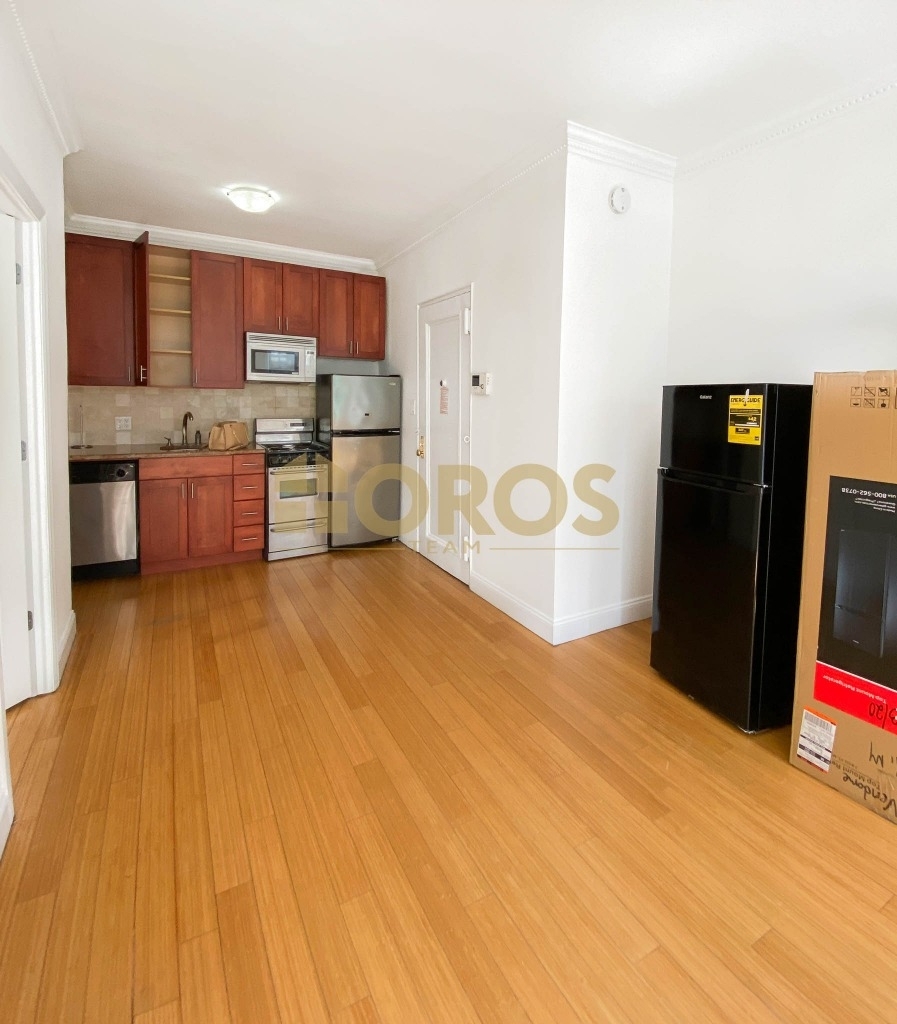 38 Grand St - Photo 2