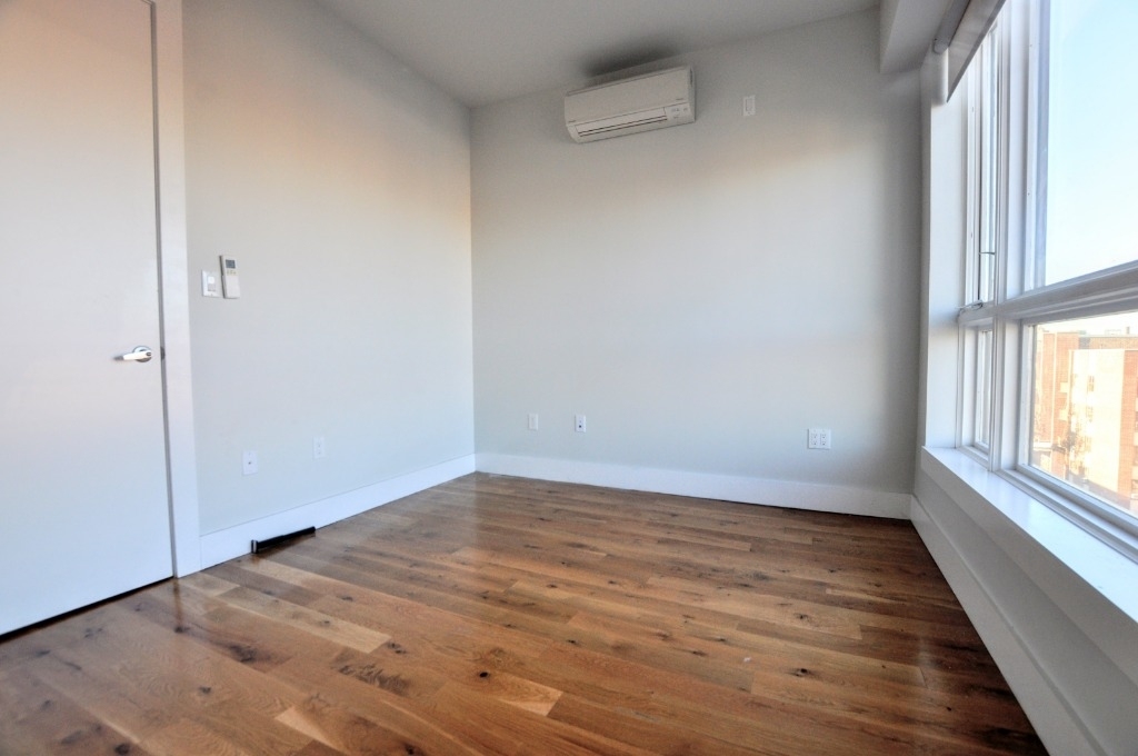 420 Lexington Ave - Photo 6