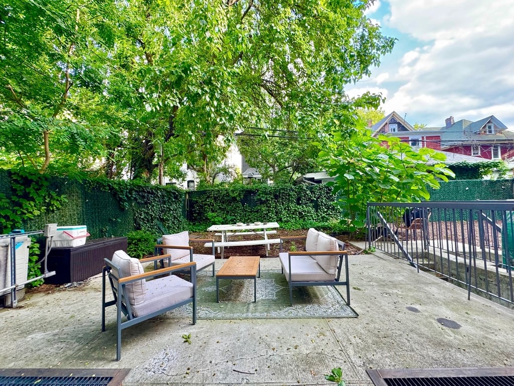 83 Winthrop Street - Photo 0