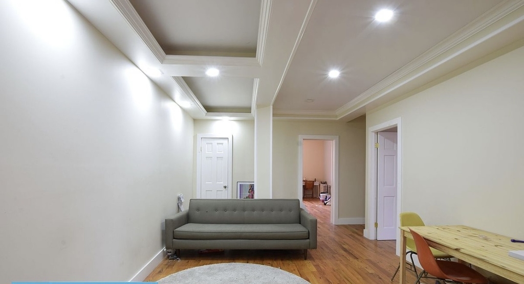 666 Hancock Street - Photo 2
