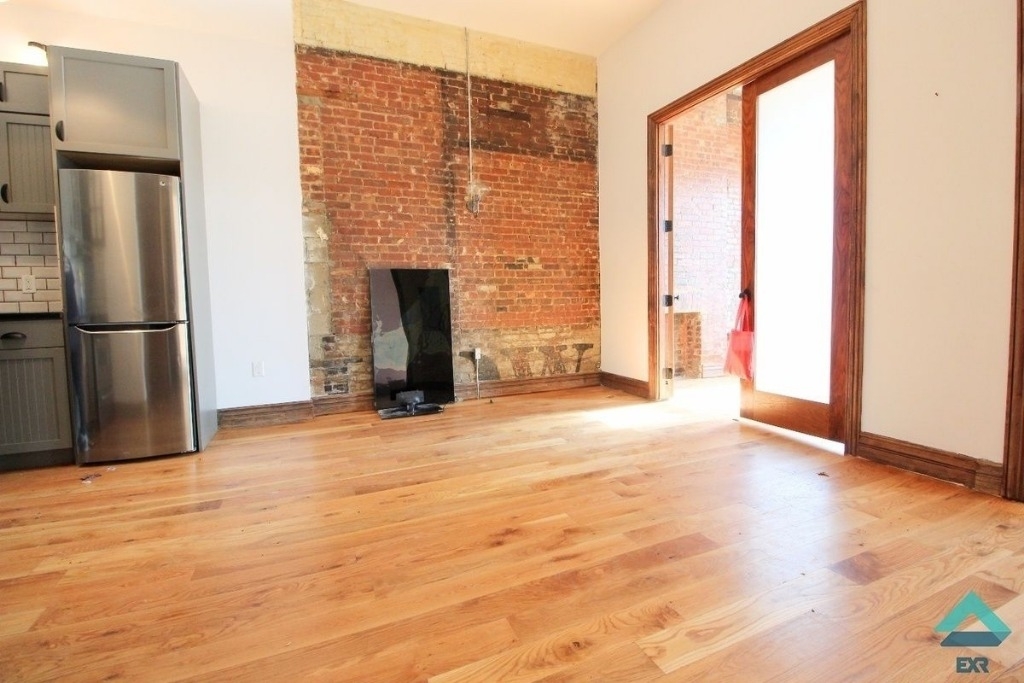 57 Grand Street - Photo 1