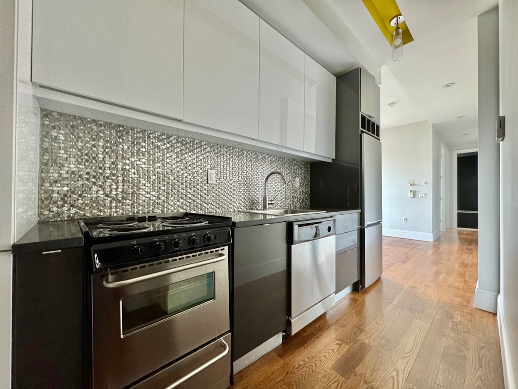 1625 Putnam Avenue - Photo 5