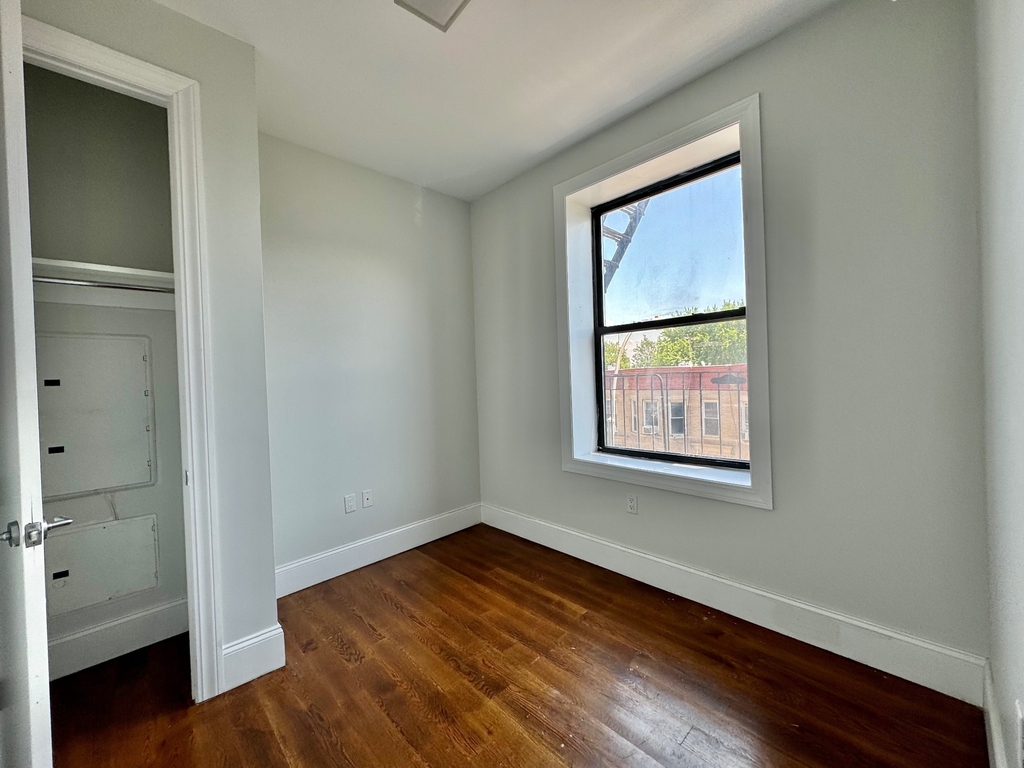 1625 Putnam Avenue - Photo 4