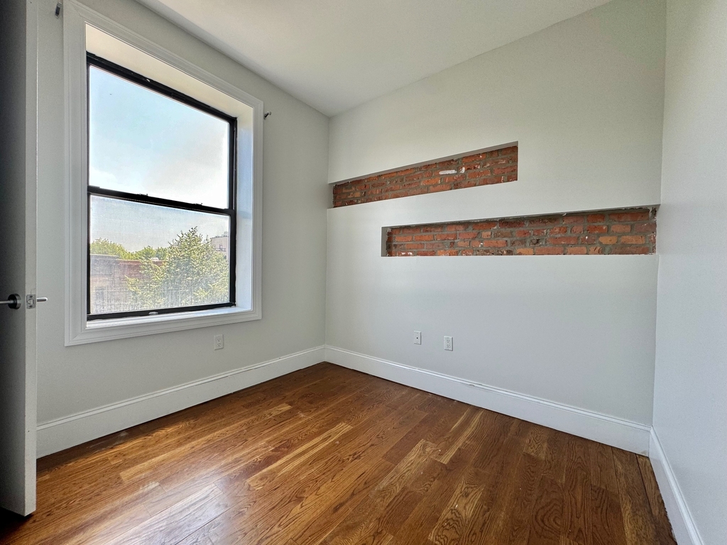 1625 Putnam Avenue - Photo 1
