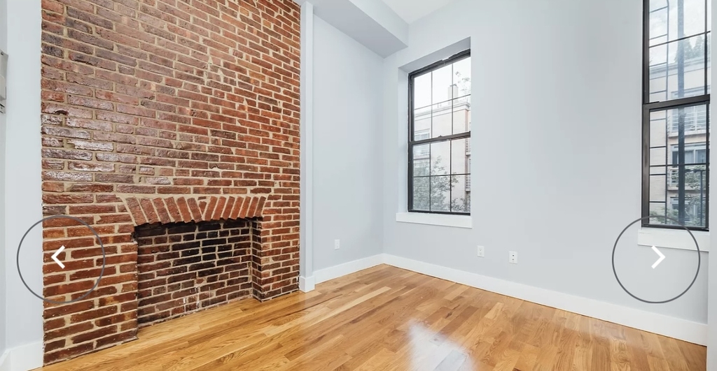 312 Bedford Avenue - Photo 4