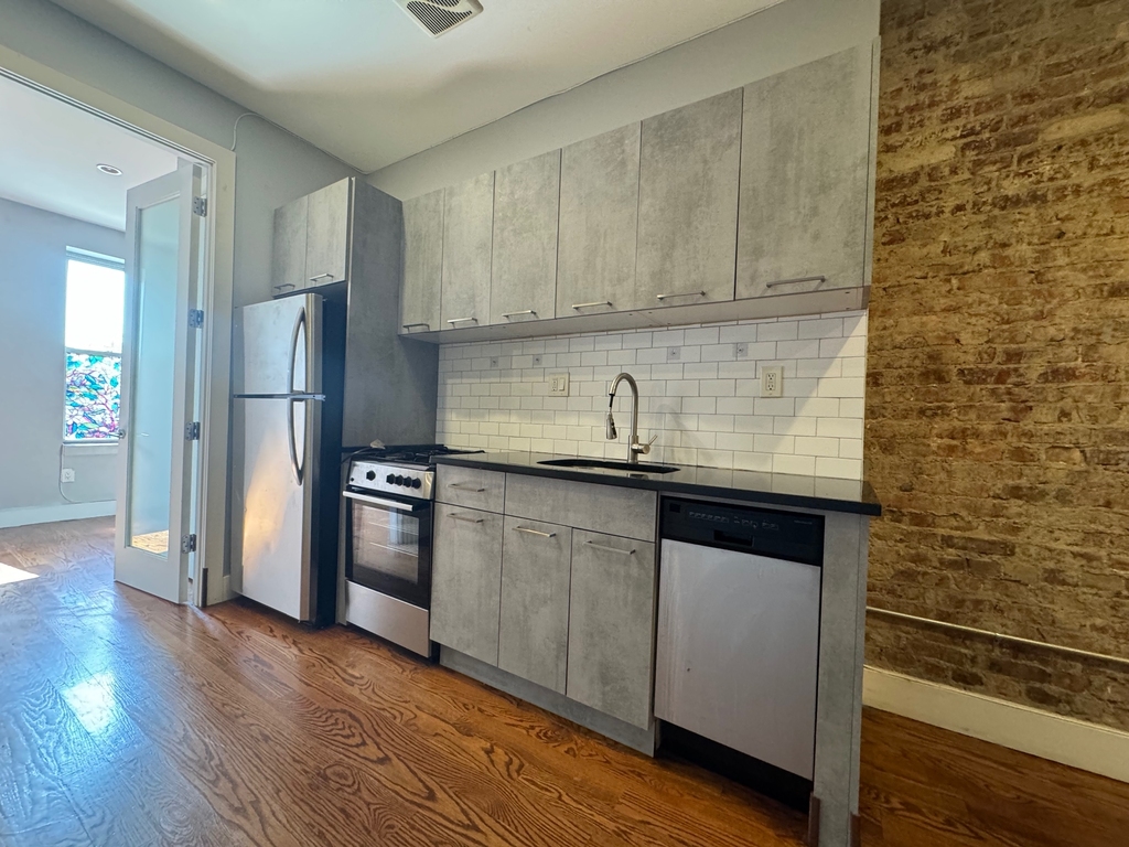 653 Knickerbocker Avenue - Photo 6