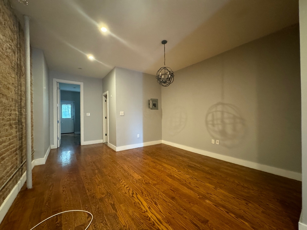 653 Knickerbocker Avenue - Photo 5