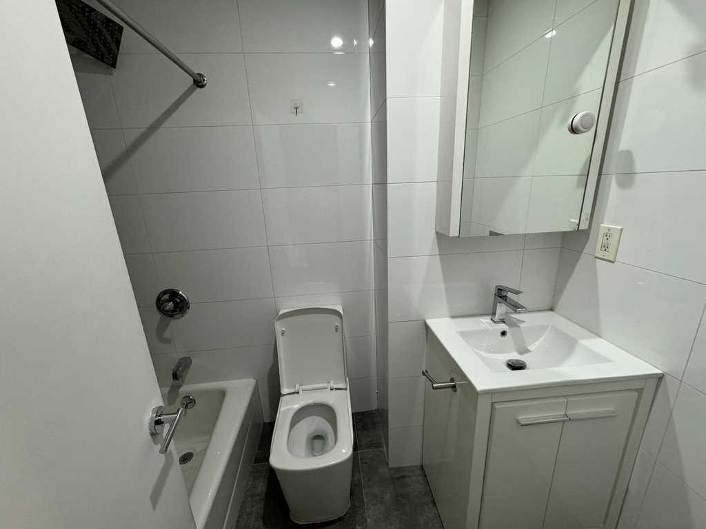 653 Knickerbocker Avenue - Photo 4