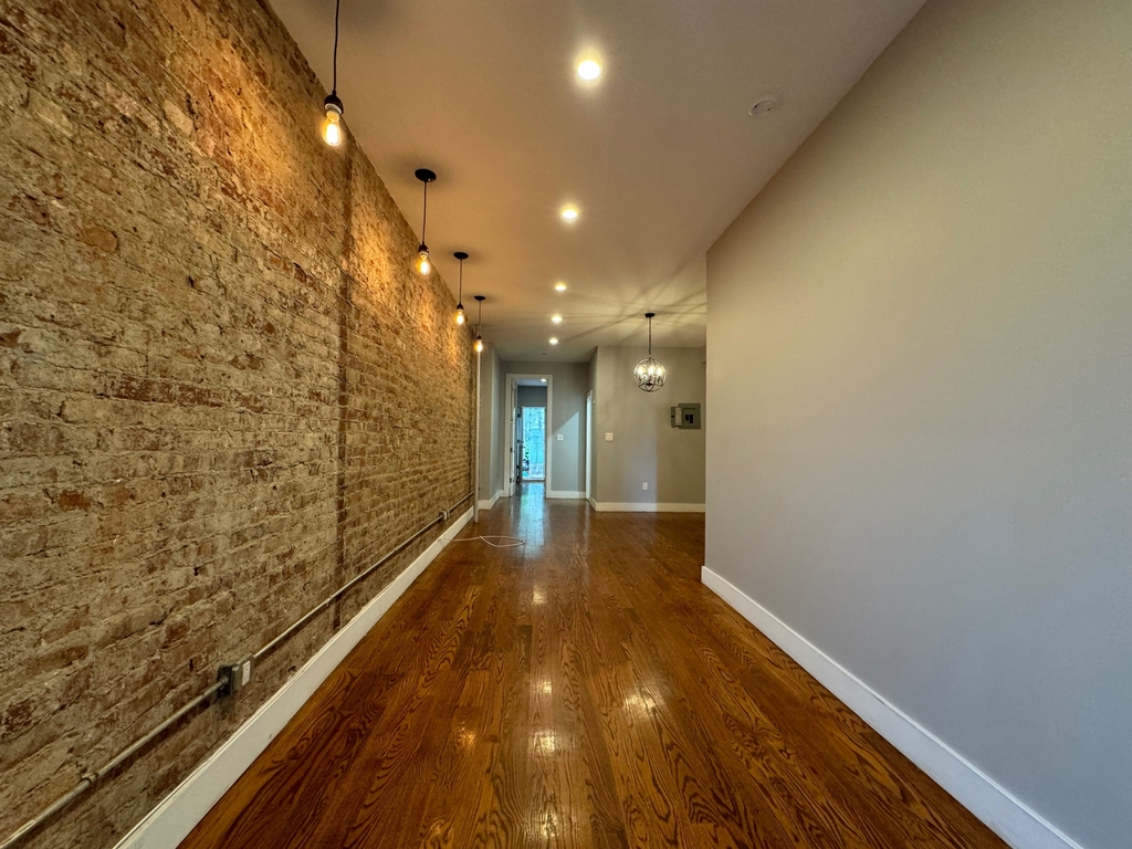 653 Knickerbocker Avenue - Photo 1