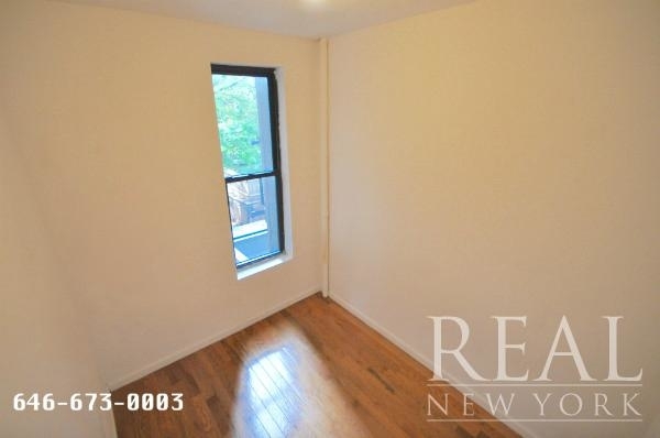 172 Thompson St - Photo 2