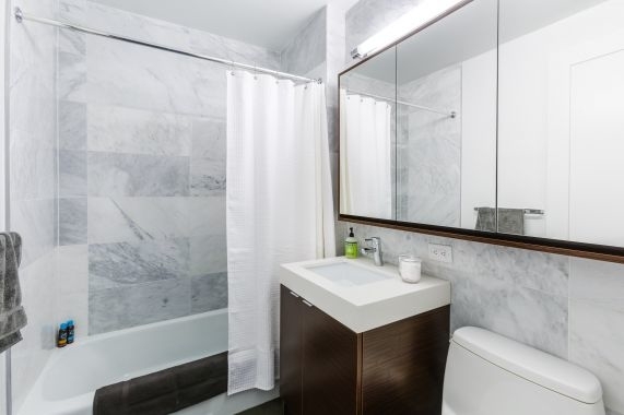 Luxury Tribeca living....full amenities! - Photo 3