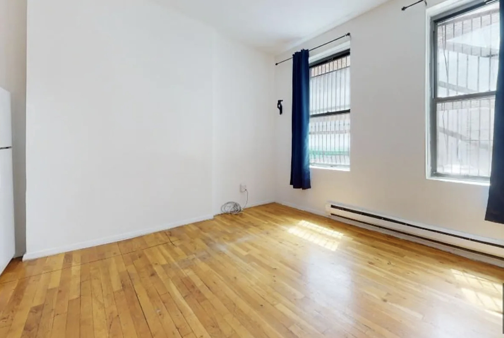 west 23 st  - Photo 0