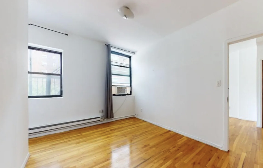 west 23 st  - Photo 3