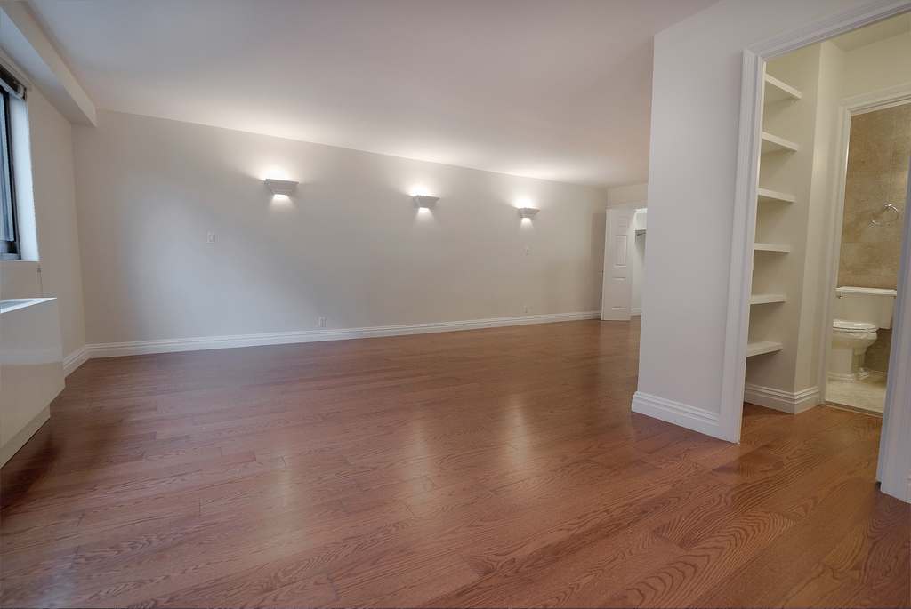 330 West 45th Street - Photo 2