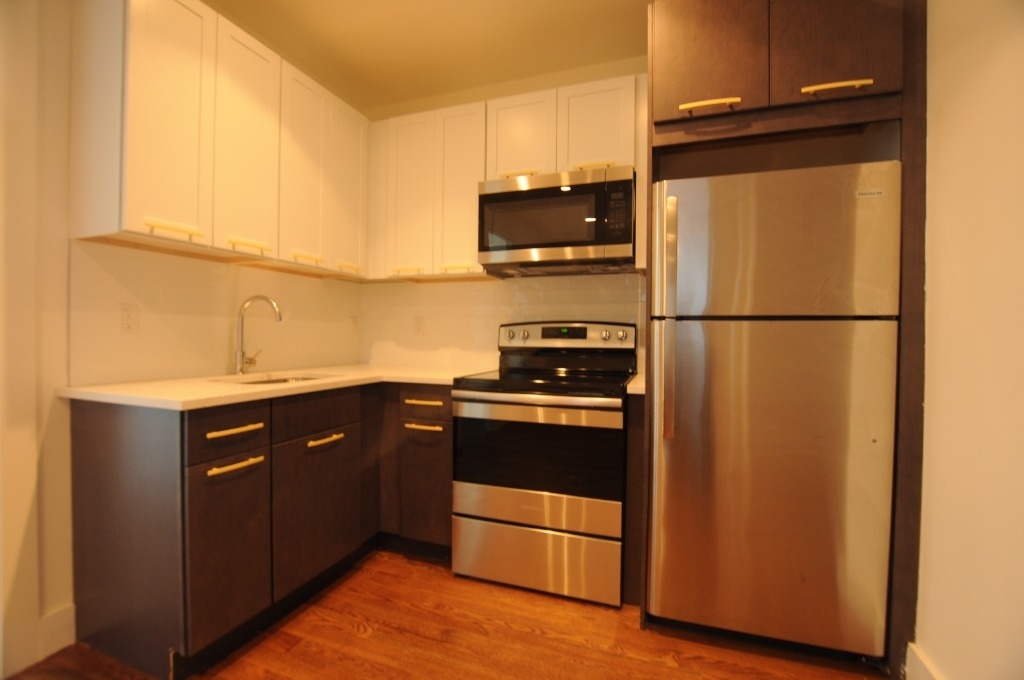 2514 Cortelyou Rd - Photo 2