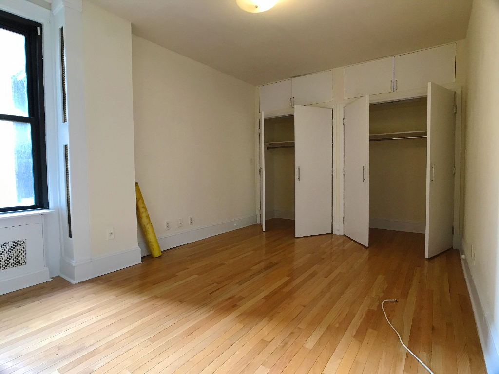 202 Riverside - Photo 2