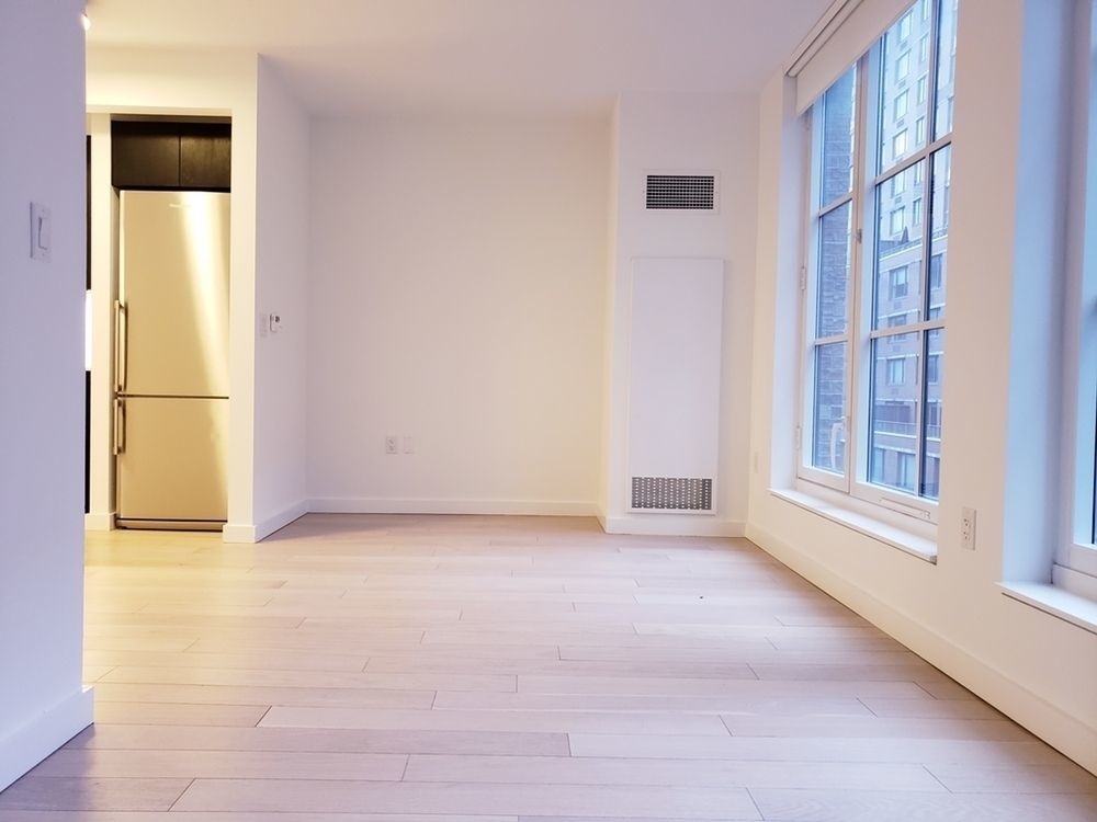 535 West 43rd Street - Photo 6