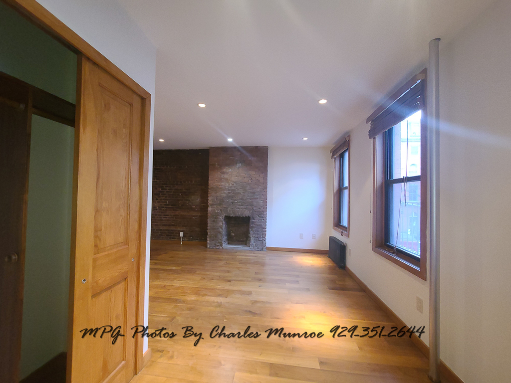 155 Prince Street - Photo 2