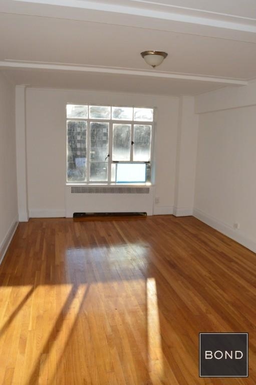 137 East 38th Street - Photo 0