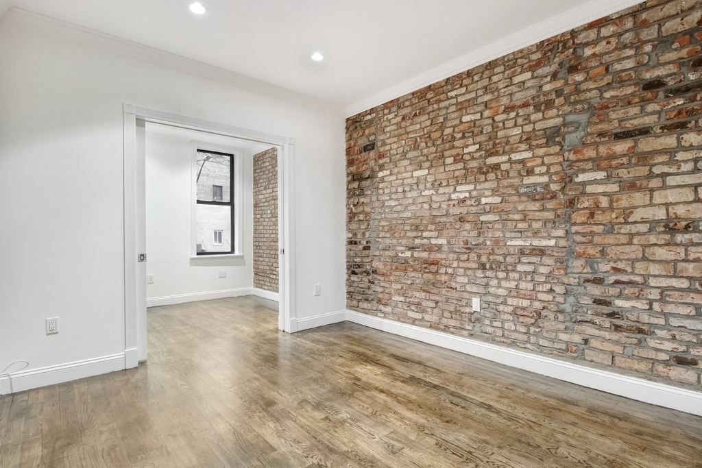 307 Mott Street - Photo 1