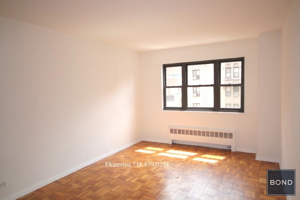 165 East 35th Street - Photo 2